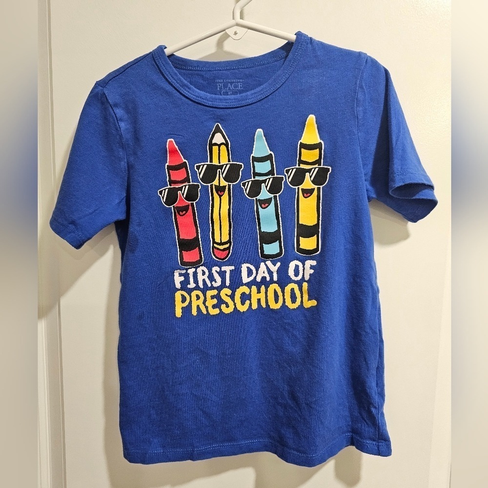sz6 The Children's‎ Place Blue Red Tee Crayon Sunglasses FIRST DAY OF PRESCHOOL